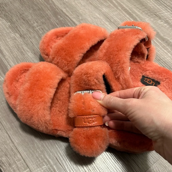 New UGG coral slippers - Picture 8 of 8